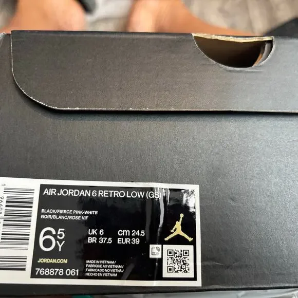 Air Jordan 6 retro sneaker 6.5